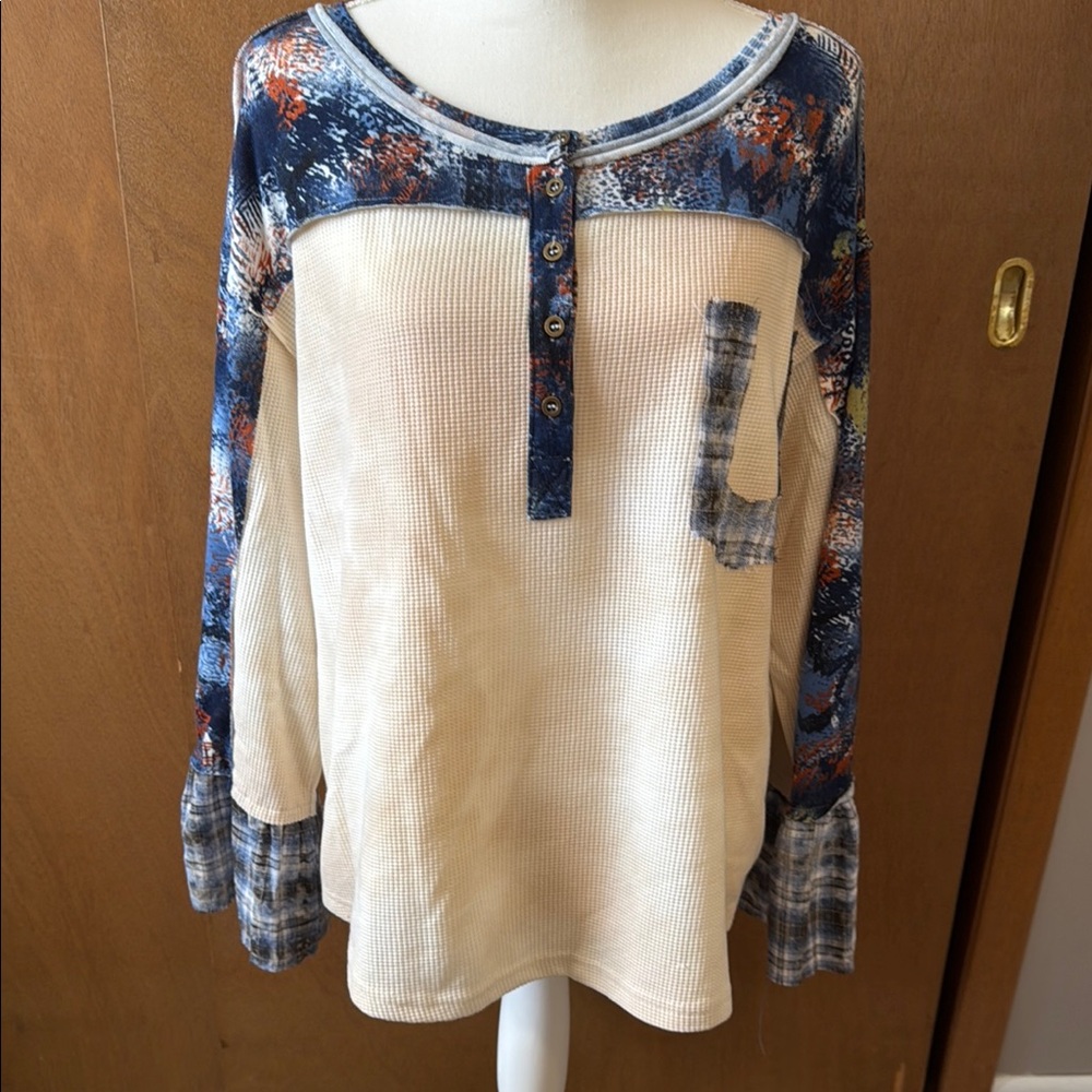 POL Women's Cream and Blue Long Sleeve Top size S